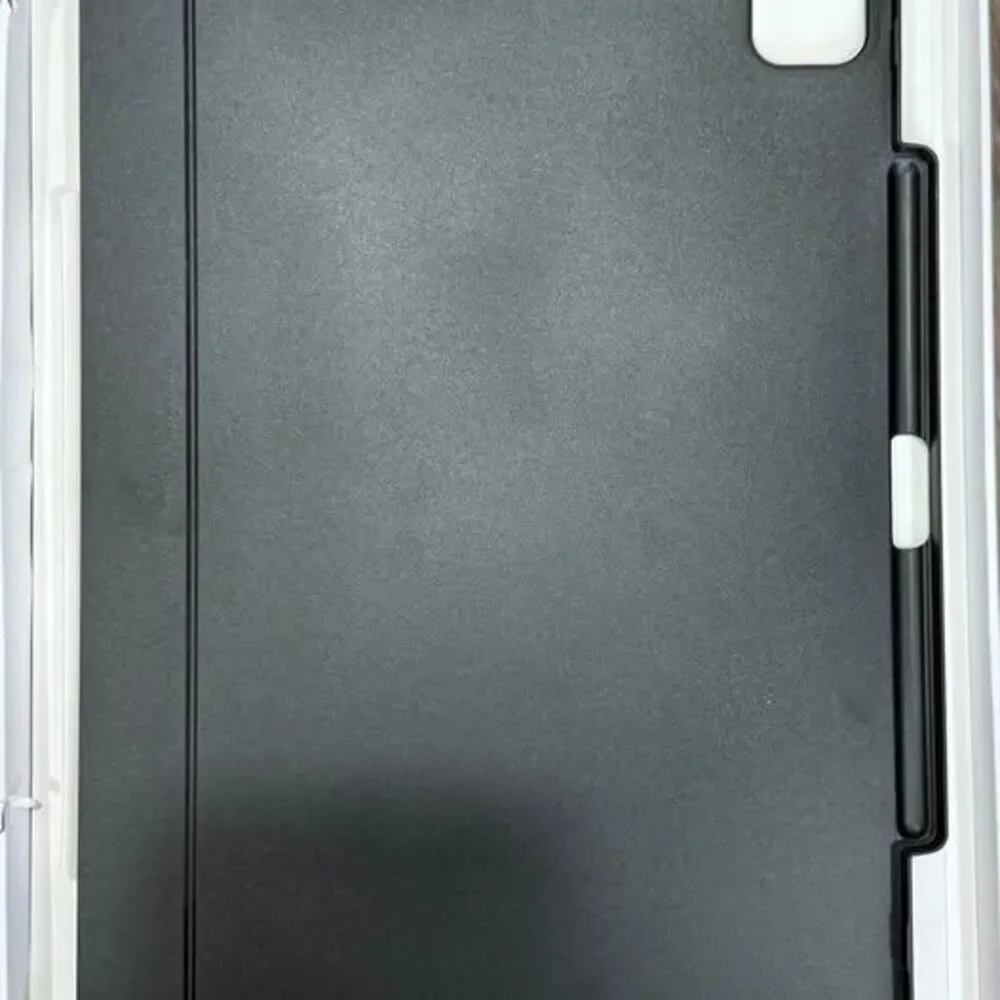 MOFT Connected Case for iPad Pro 13” (M4) – Magnetic, Slim, New/Open Box